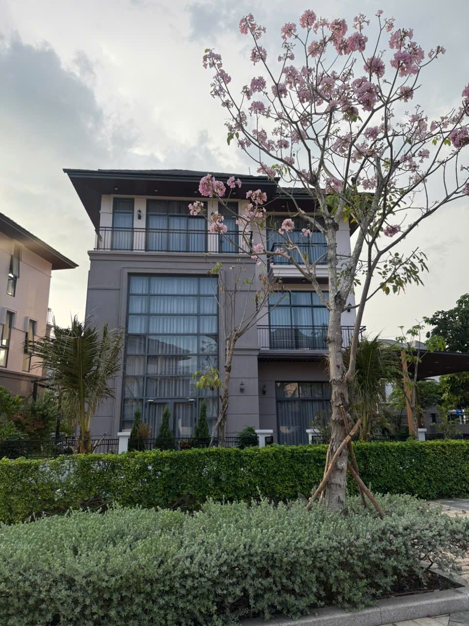 Chuyển nhượng biệt thự đơn lập ven sông 3 mặt tiền – Khu đô thị Gs Metro City