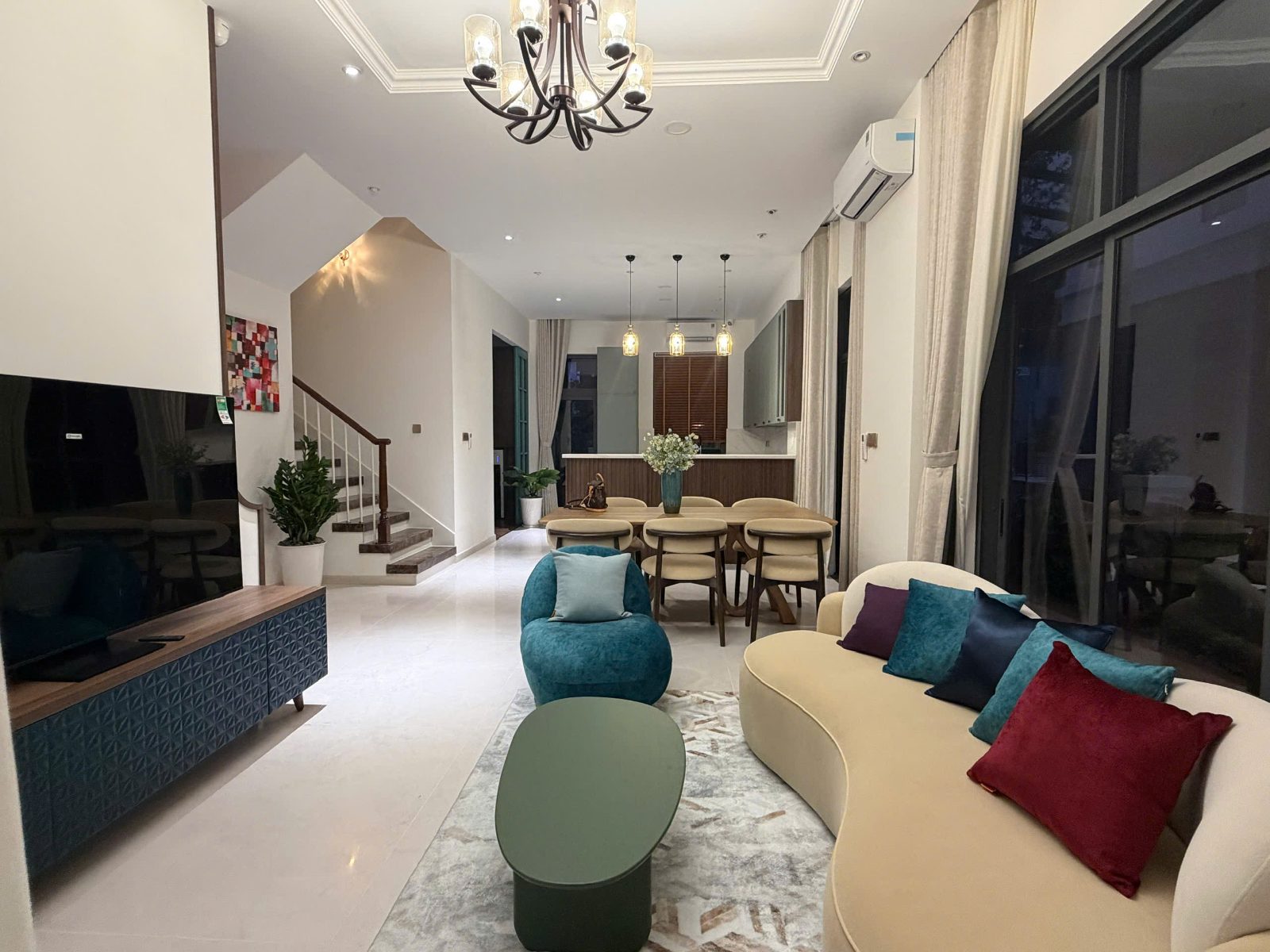 Cho thuê biệt thự song lập 200m lưng công viên siêu mát mẻ