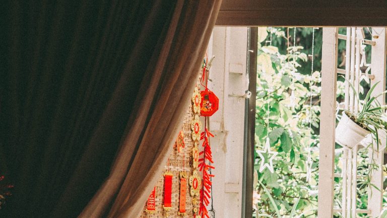 Muon tuoi lam nha va xem tuoi sua nha