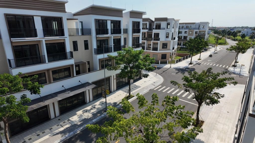 So sánh Nhà Phố Và Shophouse T&T City Millennia: Sự Khác Biệt & Chi Tiết Lựa Chọn Đầu Tư 1 shophouse tt city millennia mat tien thai son