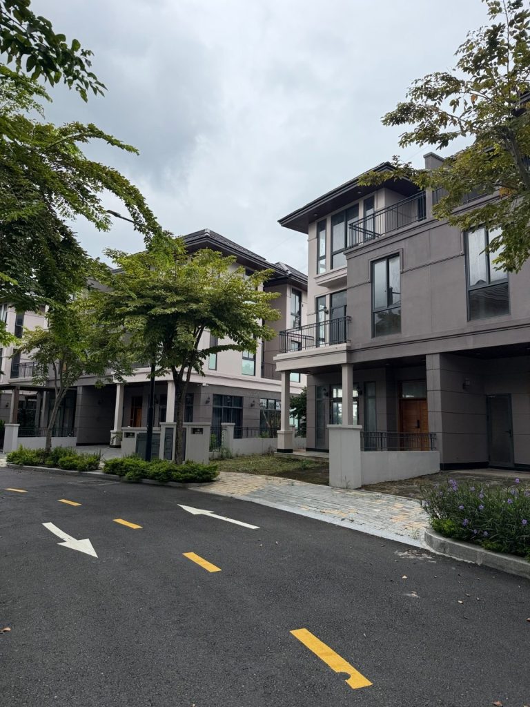 BÁN BIỆT THỰ SONG LẬP 10X20 220M2 – ZEITGEIST – GS NHÀ BÈ